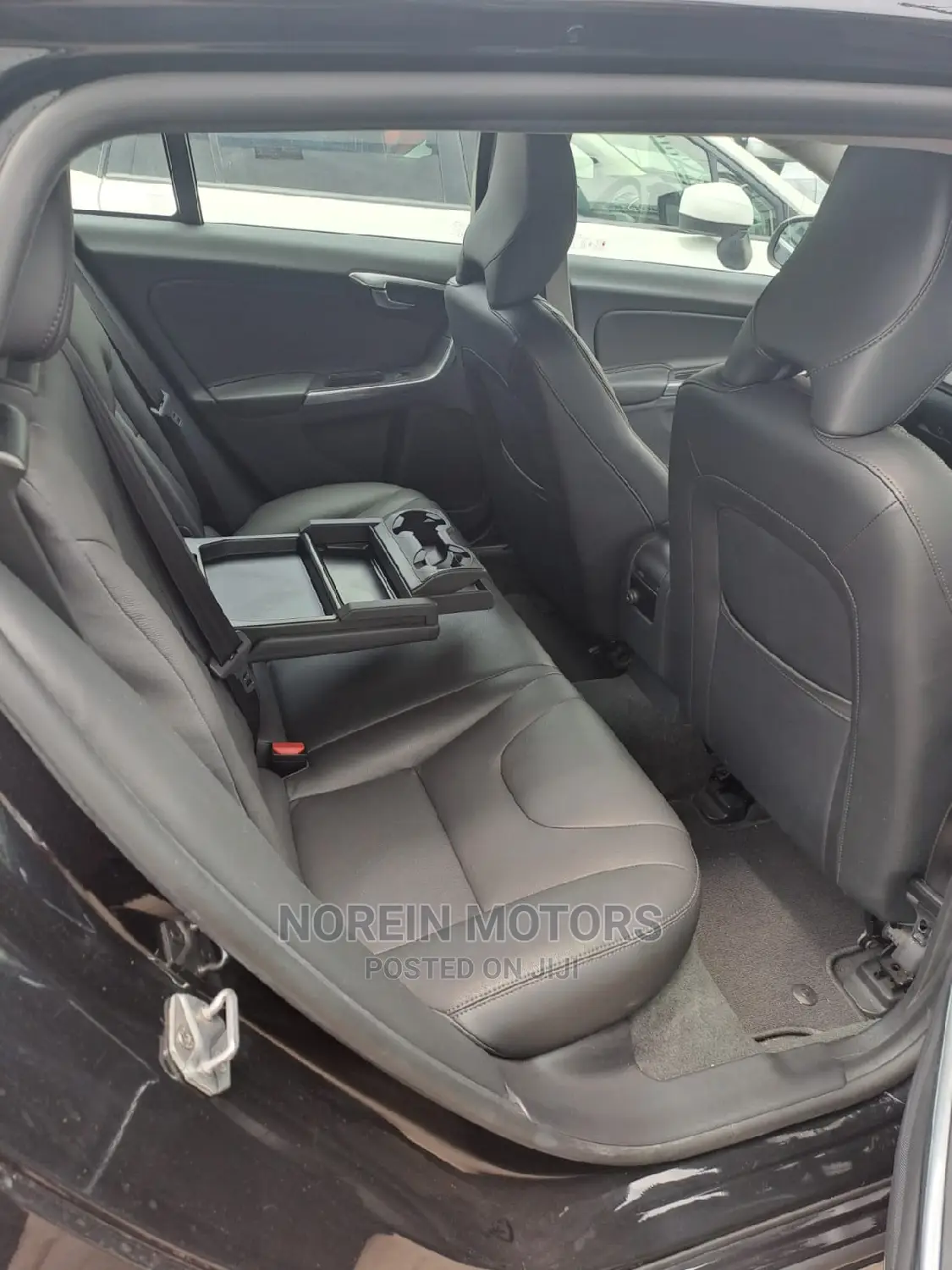 Volvo V60 2015 Black