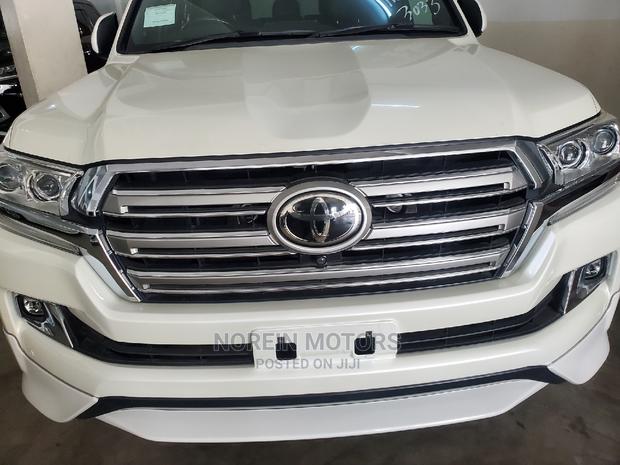 Toyota Land Cruiser 2017 Beige - thumbnail 2