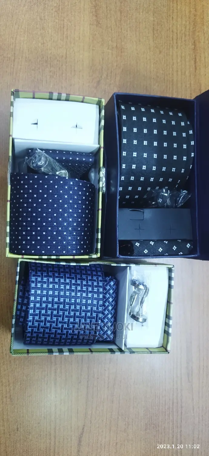 Men Ties Packed