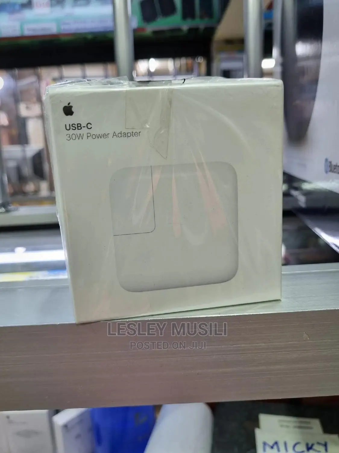 Apple Usb-C 30w Adapter for Macbook (Packed)
