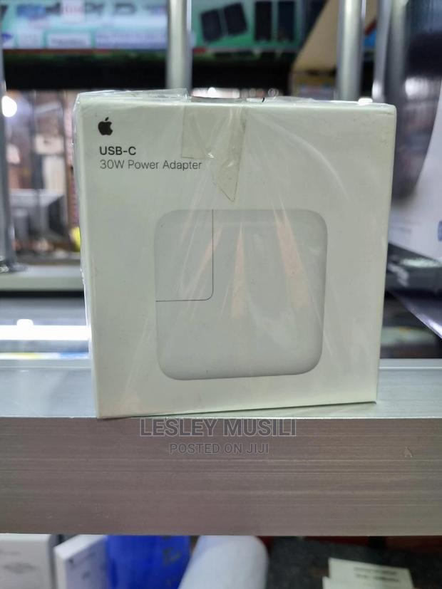 Apple Usb-C 30w Adapter for Macbook (Packed) - thumbnail 2