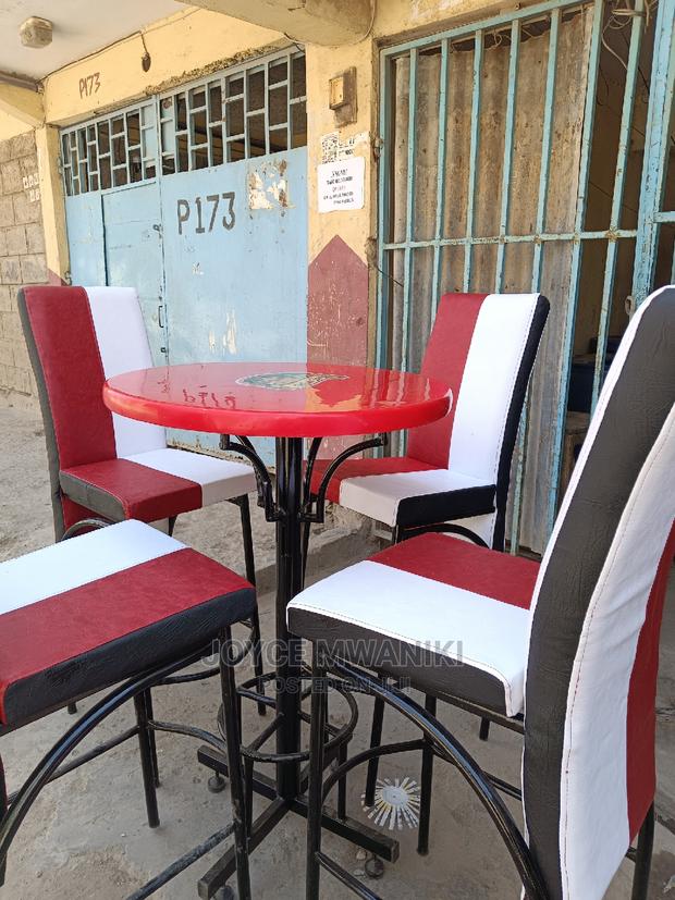 Restaurant Set of 4 Executive High Chairs and a Table - main view