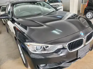 BMW 320i 2015 Gray