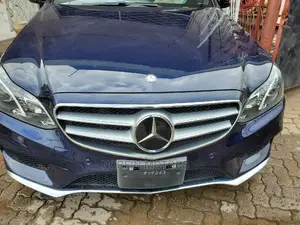Mercedes-Benz E220 2016 Blue