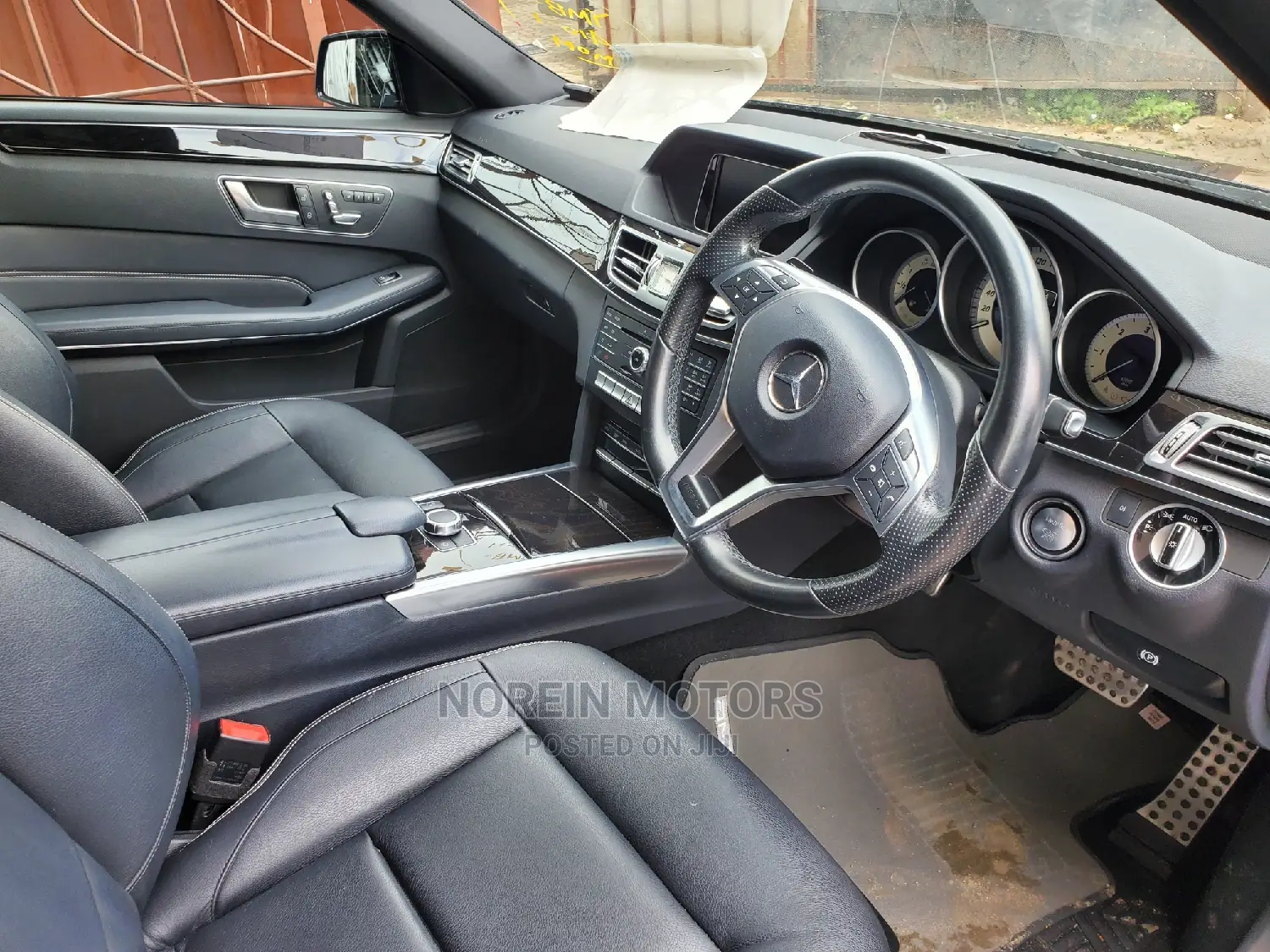 Mercedes-Benz E220 2016 Blue
