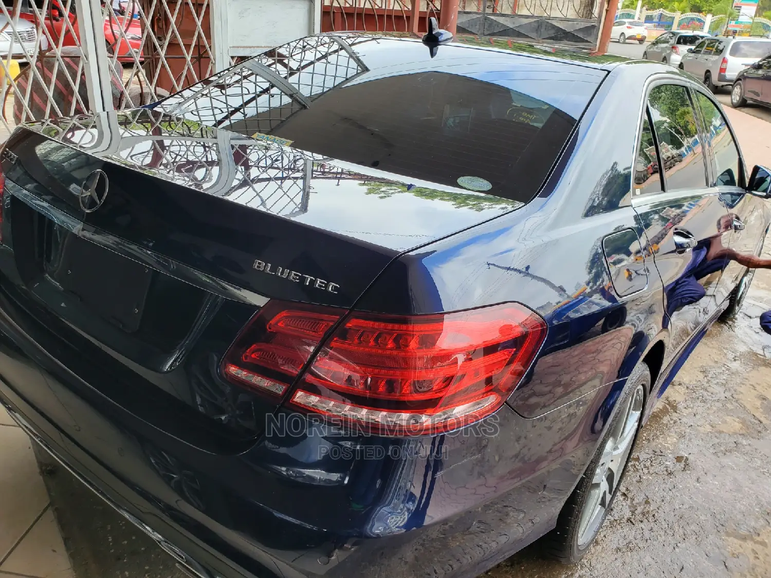 Mercedes-Benz E220 2016 Blue