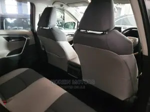 Toyota RAV4 2021 Gray