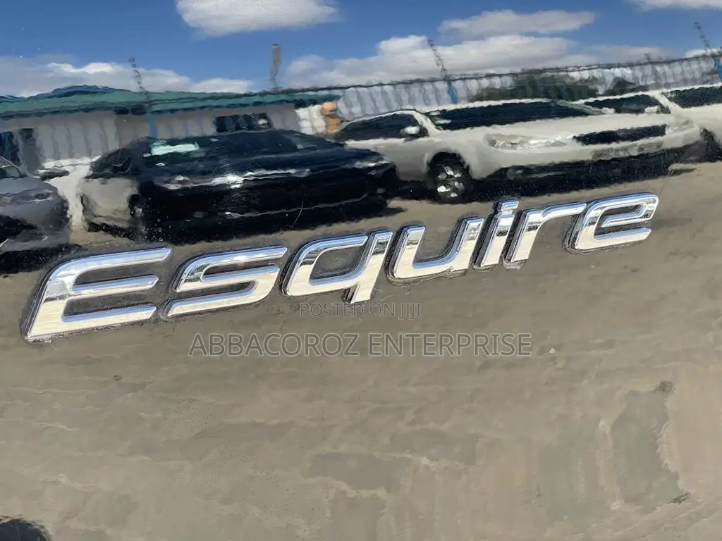 Toyota Esquire 2.0 AWD (8 Seater) 2015 Black