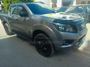 Nissan Navara 2021 Gray