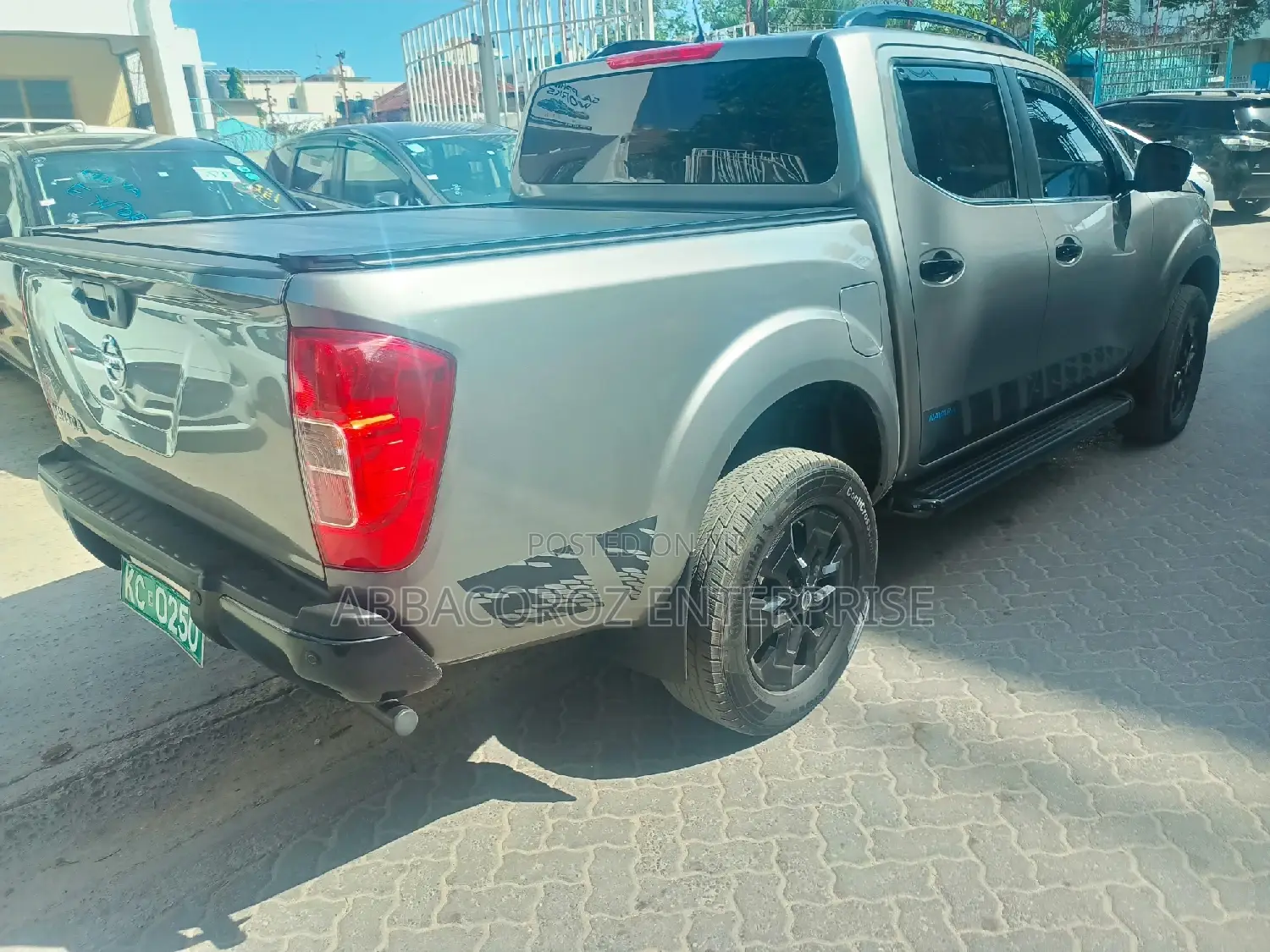 Nissan Navara 2021 Gray