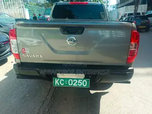Nissan Navara 2021 Gray