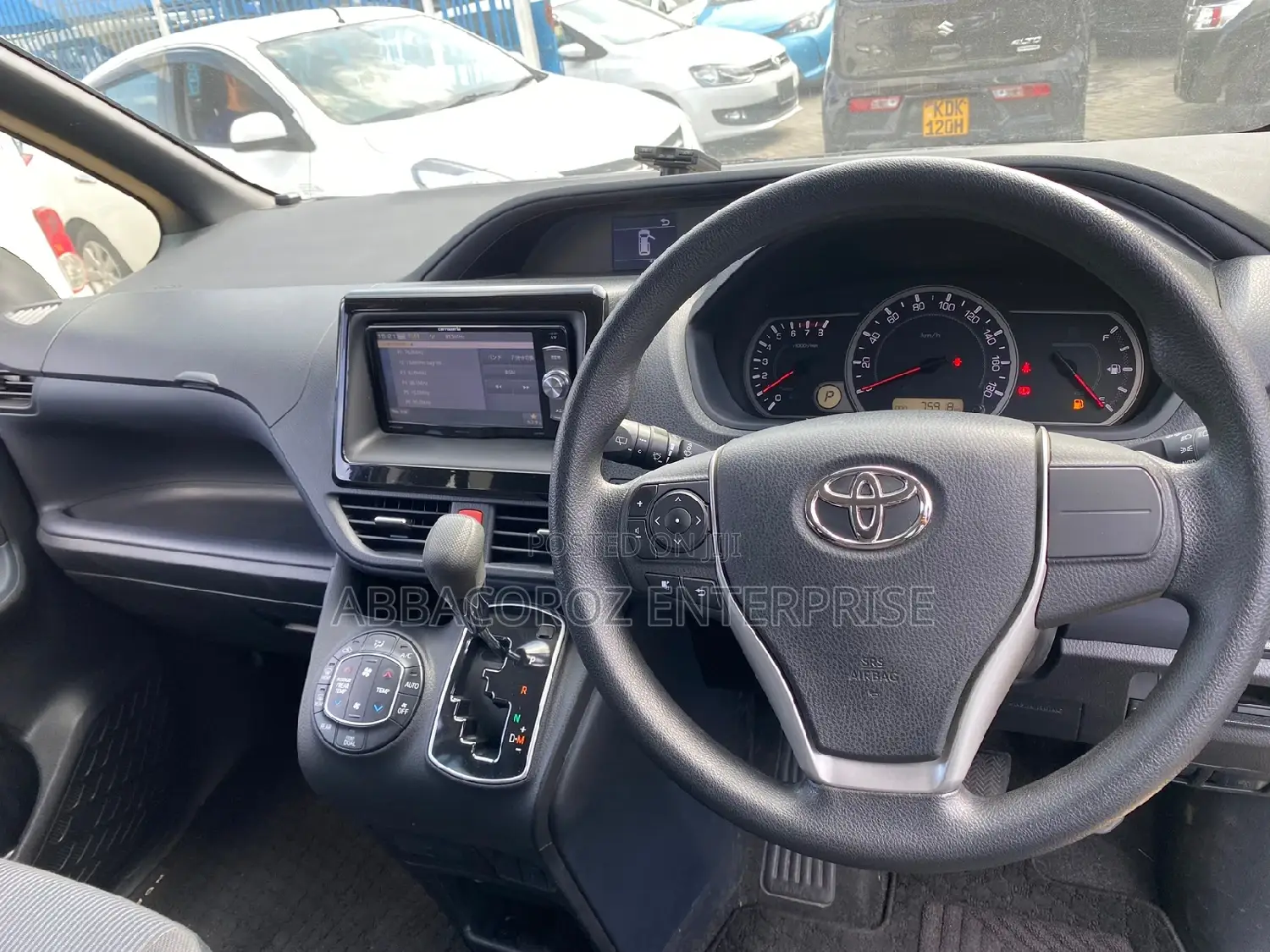 Toyota Noah 2.0 AWD (8 Seater) 2016 Black