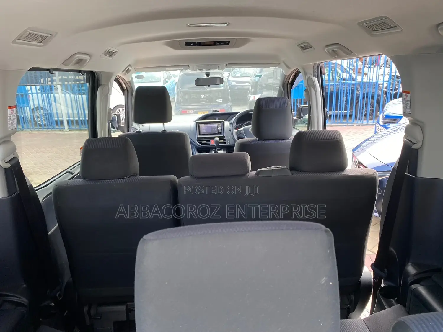 Toyota Noah 2.0 AWD (8 Seater) 2016 Black