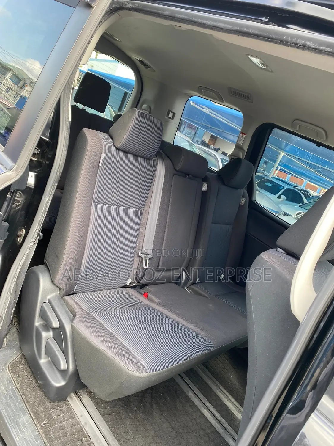 Toyota Noah 2.0 AWD (8 Seater) 2016 Black