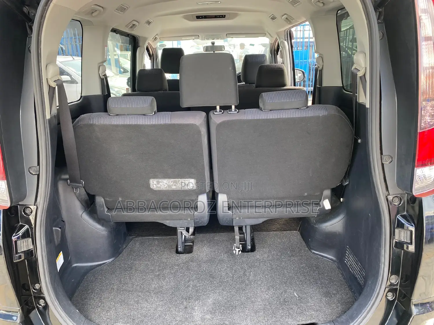 Toyota Noah 2.0 AWD (8 Seater) 2016 Black