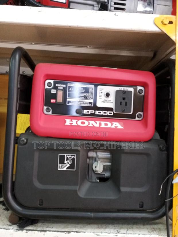 Original Honda 1000w Silent Generator - main view