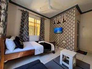 Airbnb Gracious Home Bamburi, Studio Apartment