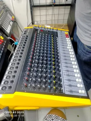 16 Channels Powered Mixer