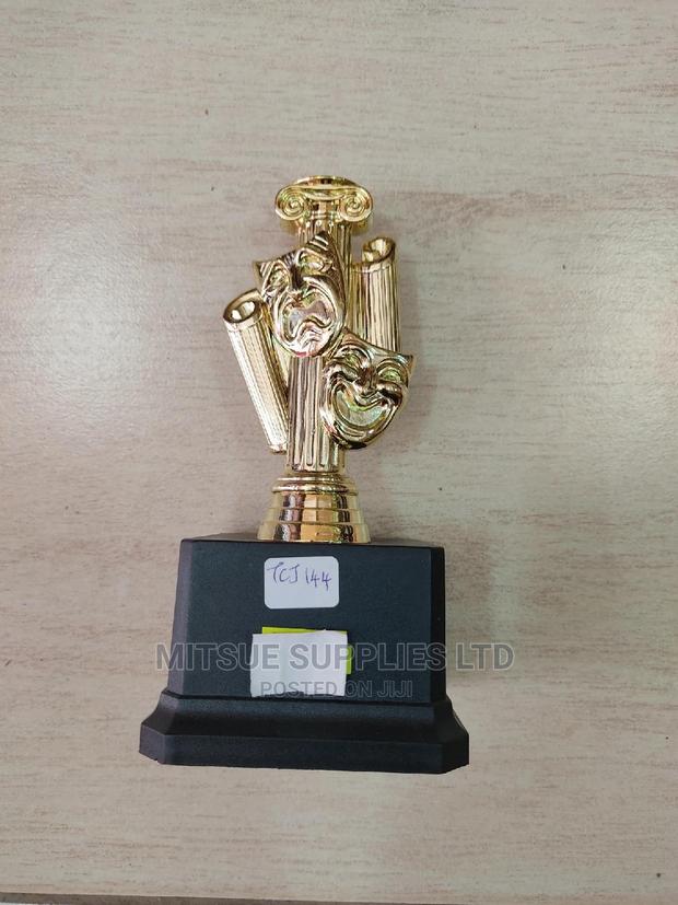 Perform Art Trophy- 6.5 Inch - thumbnail 3