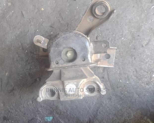 2zr Premio Engine Mount