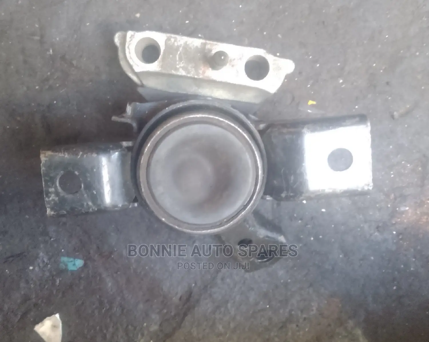 2zr Premio Engine Mount