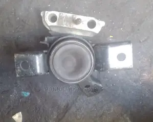 2zr Premio Engine Mount