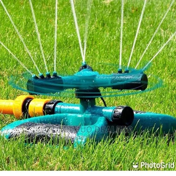 3 Arm Garden Sprinkler .