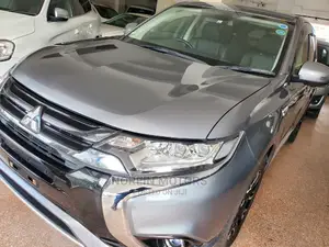 Mitsubishi Outlander 2016 Gray