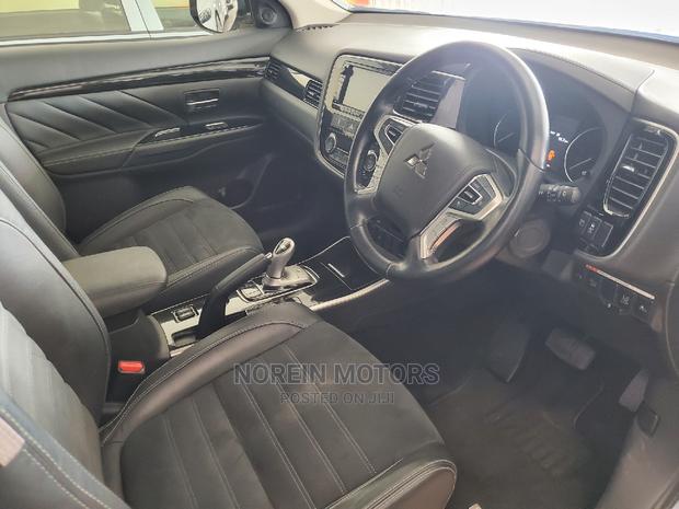 Mitsubishi Outlander 2016 Gray - thumbnail 10