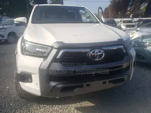 Toyota Hilux WORKMATE 4x4 2015 White