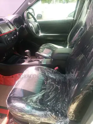 Toyota Hilux SR HI-RIDER 2015 White