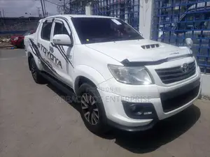 Toyota Hilux SR HI-RIDER 2015 White