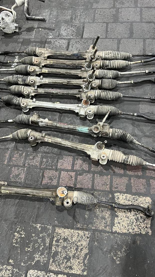 Toyota Vitz Steering Rack.