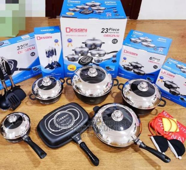 *_23pc Black Dessini Cookware*_