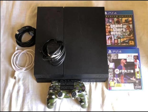 Ps4 Standard in Perfect Condition - main view