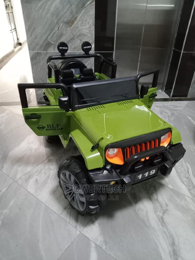 4×4 Jeep Wrangler - main view