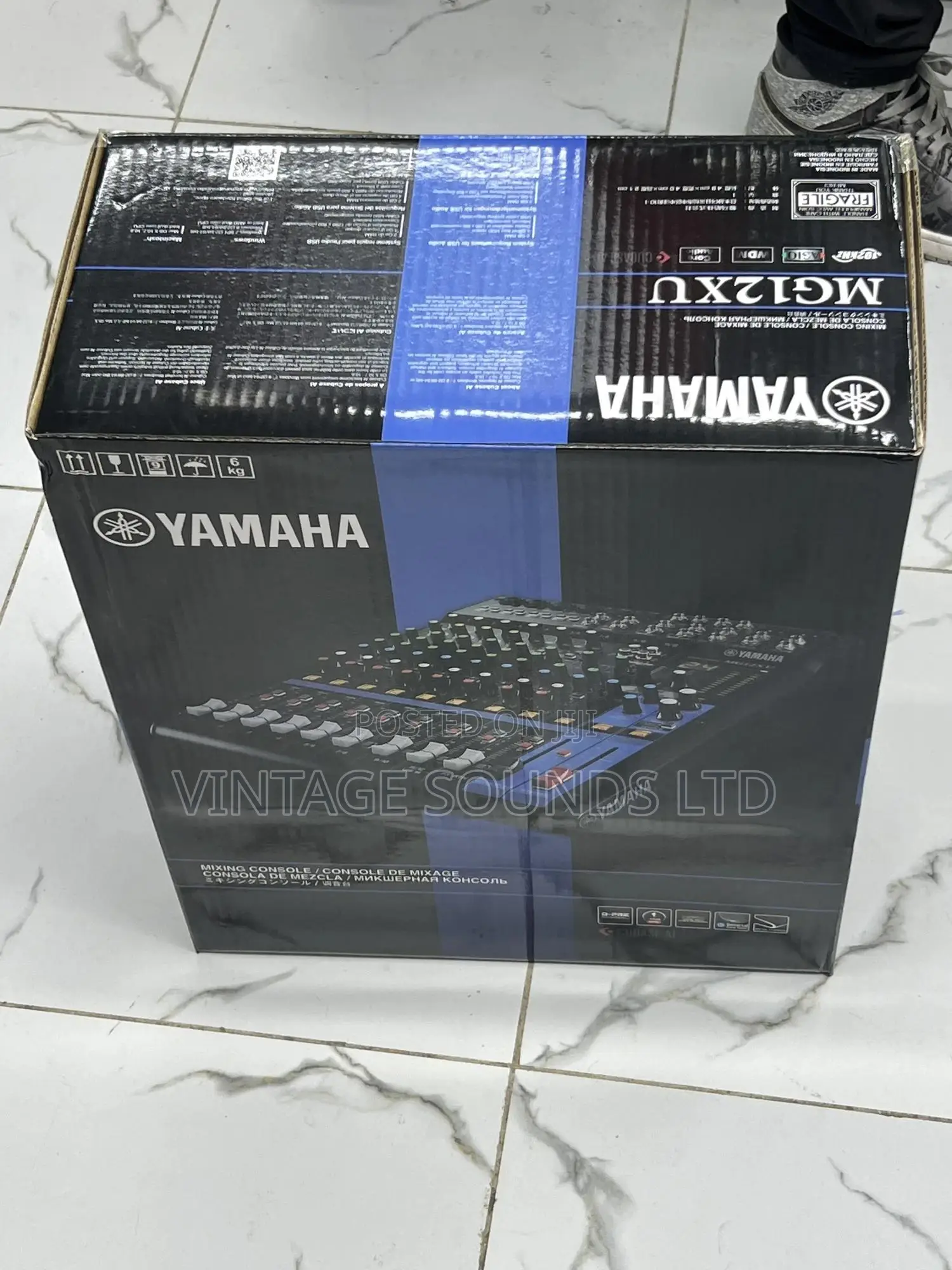 New Yamaha MG12XU 12-Input 4-Bus Mixer With Effects
