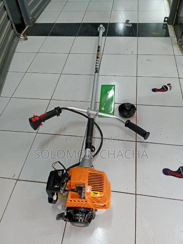 Dera 4 Stroke Brush Cutter