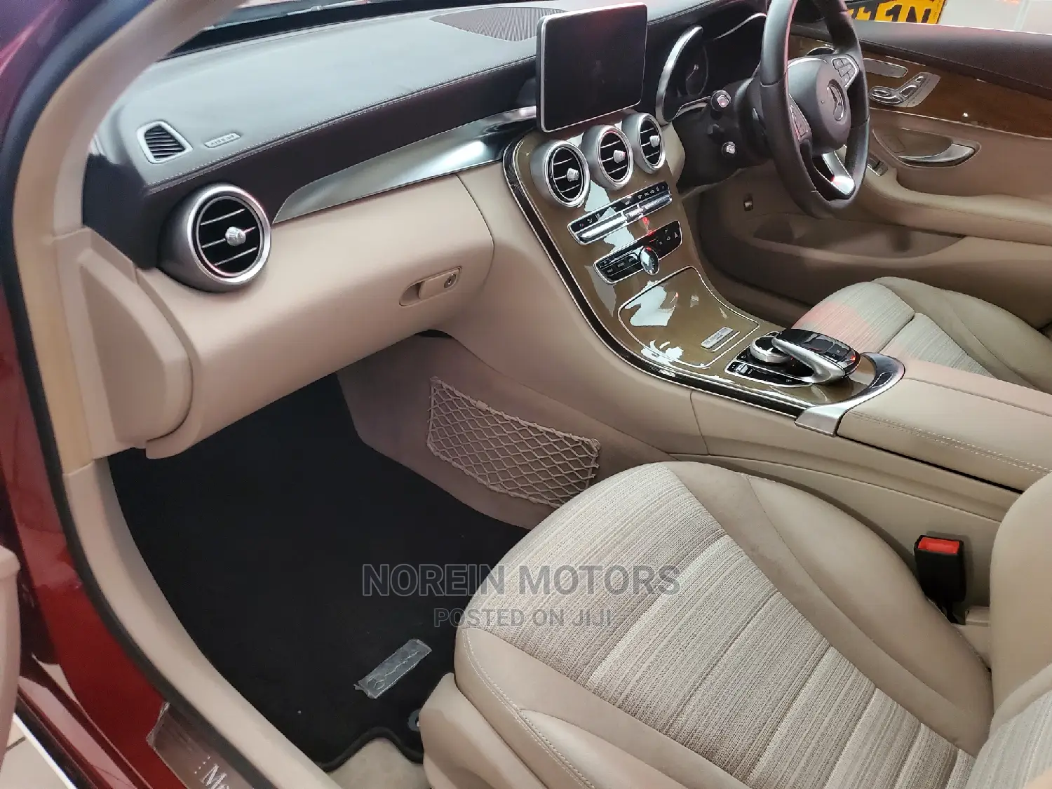 Mercedes-Benz C200 2015 Red