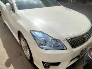 Toyota Crown 2011 White