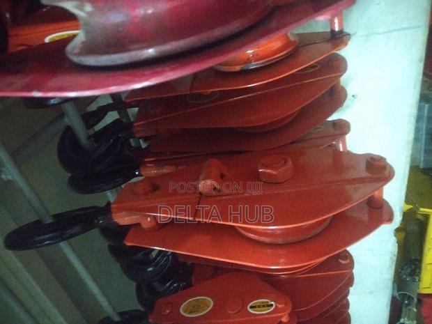 Hook Pulley - main view