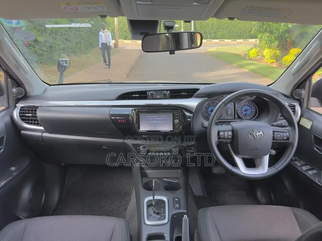 Toyota Hilux 2018 Black