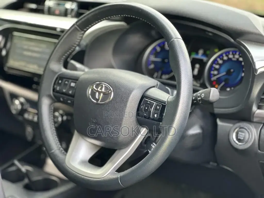 Toyota Hilux 2018 Black