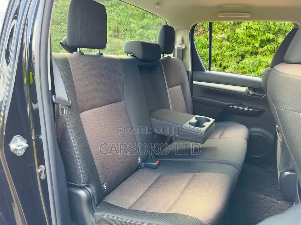 Toyota Hilux 2018 Black