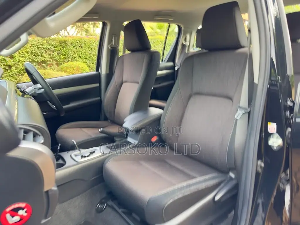 Toyota Hilux 2018 Black