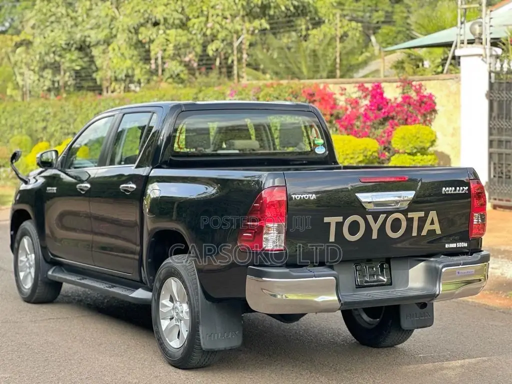 Toyota Hilux 2018 Black