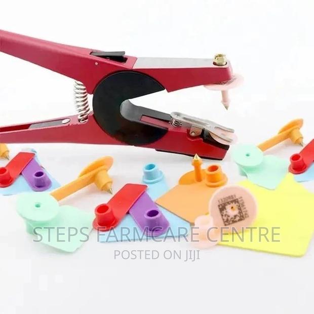 Animal Ear Tagging Applicator - thumbnail 2