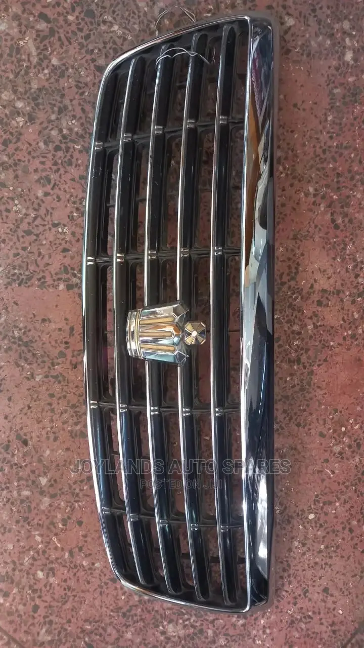 Front Grille Crown 2008