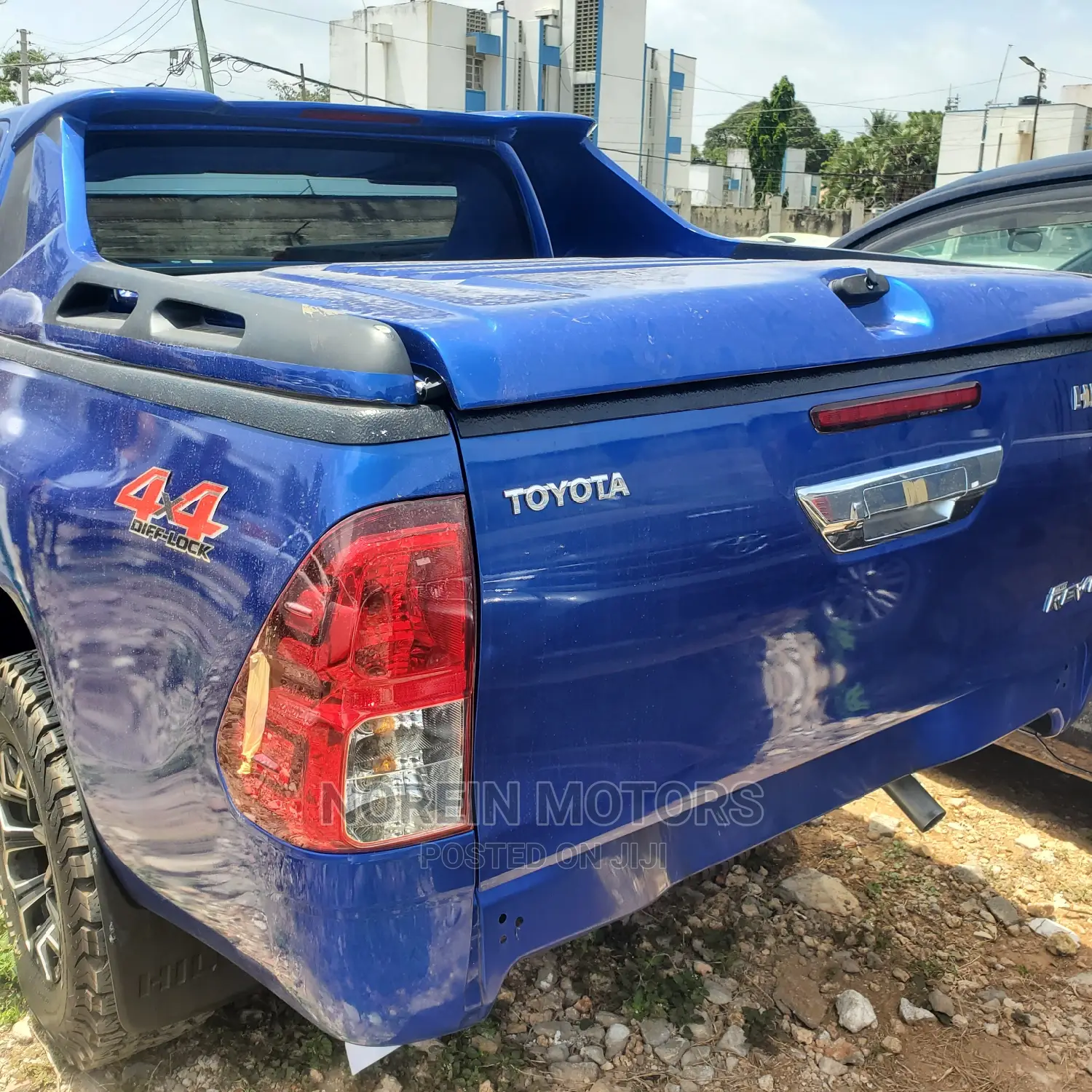 Toyota Hilux 2016 Blue