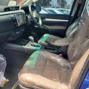 Toyota Hilux 2016 Blue